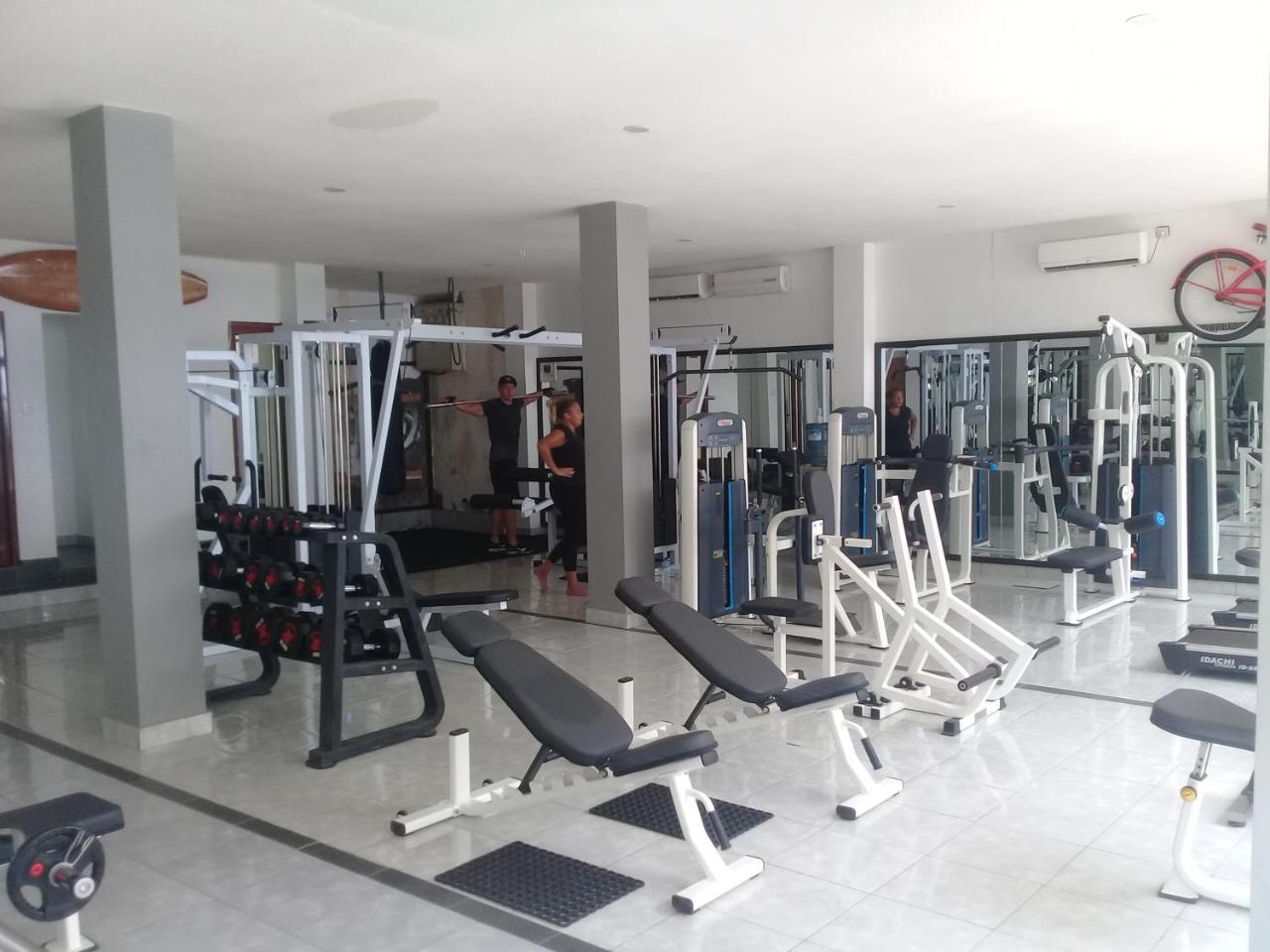 Tropica Gili Total Body Fit - Free Access Gym And Coworking Space Quần đảo Gili Ngoại thất bức ảnh