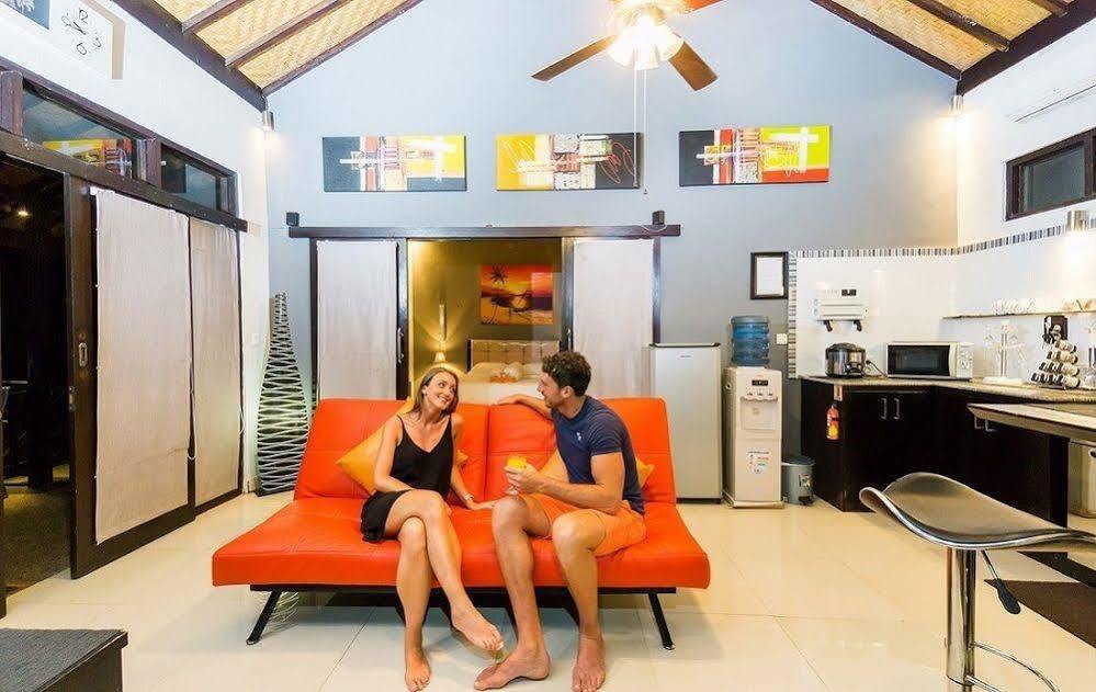 Tropica Gili Total Body Fit - Free Access Gym And Coworking Space Quần đảo Gili Ngoại thất bức ảnh